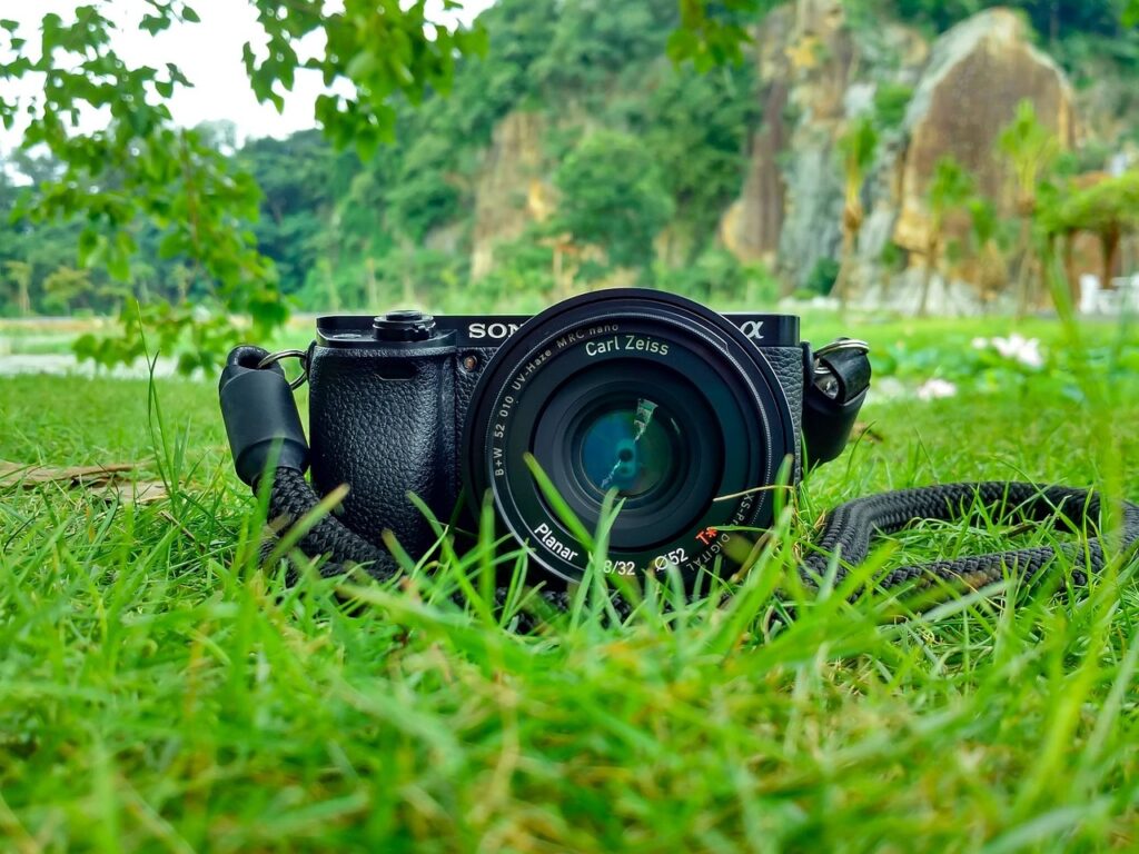 Sony FX5は5399ユーロ Sony 100-400mm f/5.6-8は899ユーロの価格になると報じる