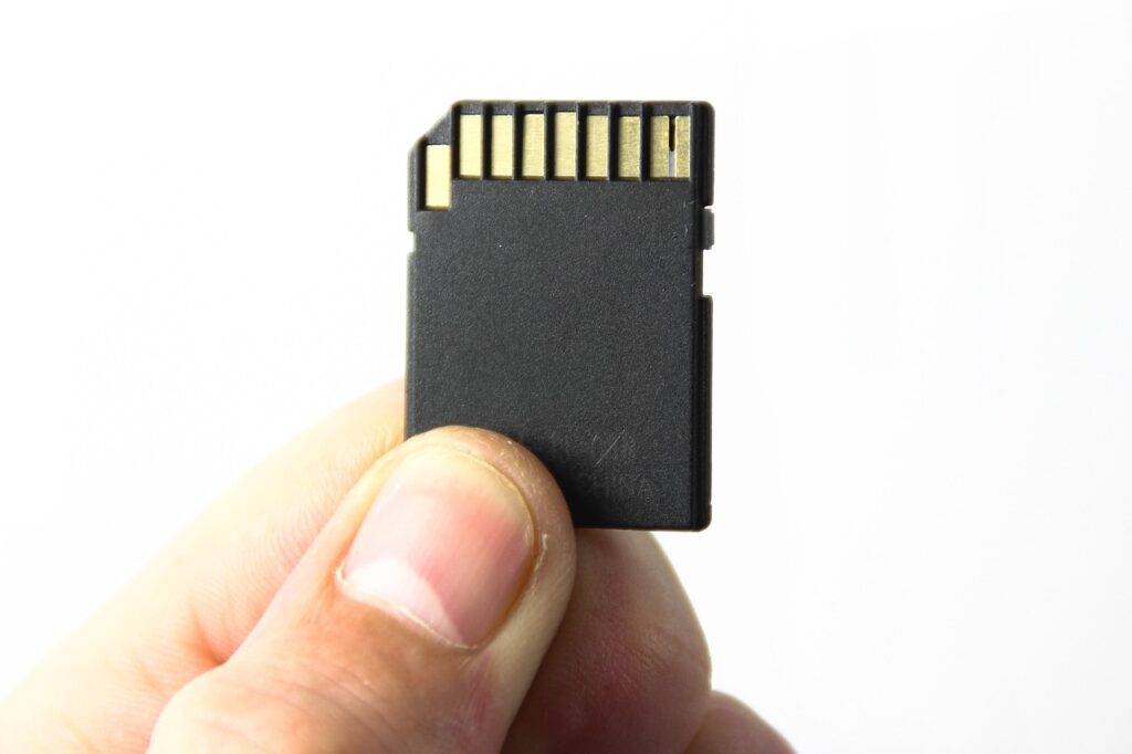 FUJIFILMミラーレスデジタルカメラX-E5およびX-T5向けに推奨SDカードのリストを更新