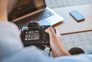 Canon EOS R6 V ファームウェア Version 1.1.0公開 外部フラッシュ対応