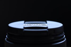Canon 望遠ズームレンズに関する特許を出願 小型RFズームレンズに「フローティングフォーカス」で新境地か