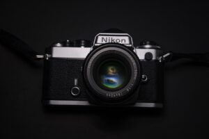 Nikon 未発表新型カメラはEVFレス機になるのか