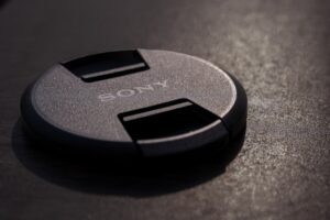 Sony 日本経済新聞社が発表したデータでカメラ市場シェア3.9%減