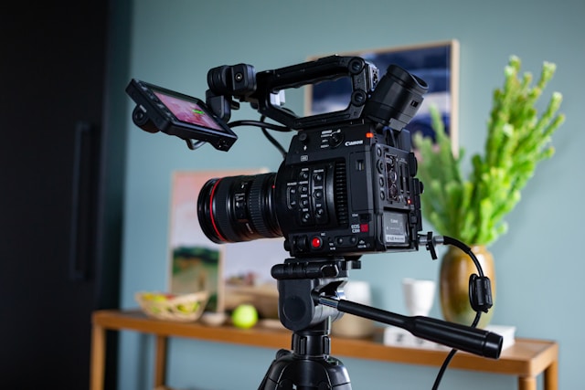 Canon Cinema EOS ファームウェア更新 C80/C400/C50/C70/R5 Cに新機能追加